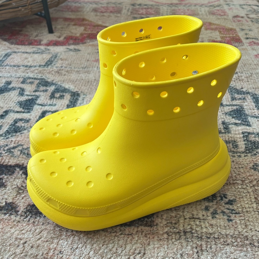 Crocs Yellow Crush Boot Size 9